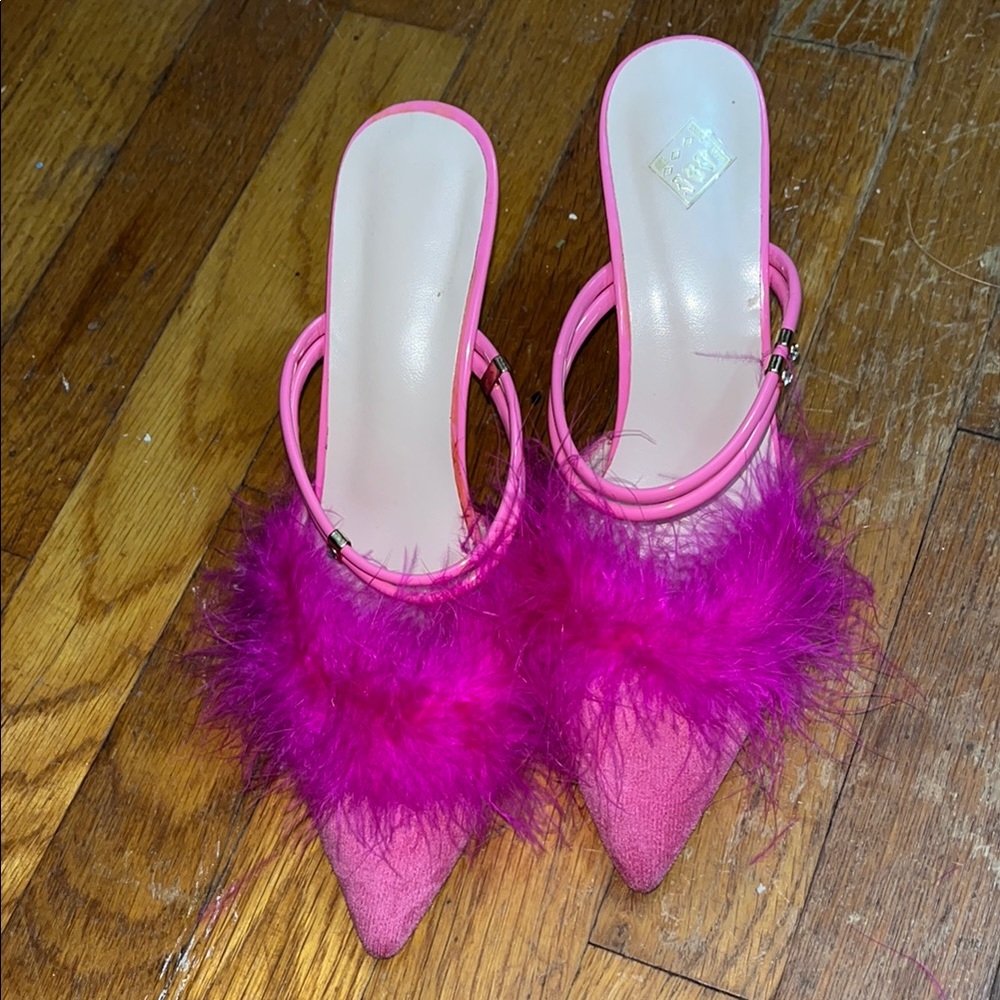 Chic Fuchsia Feathered Women's Heels